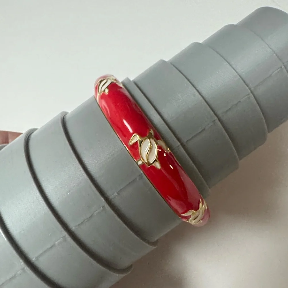 Red Enamel Turtle Accent Bangle Bracelet -(LR111/1)